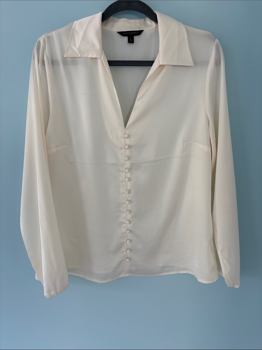 Banana Republic Ivory Button-Front Long-Sleeve Blouse